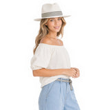 Chapeau-de-Paille-Avec-Ruban-Blanc-3